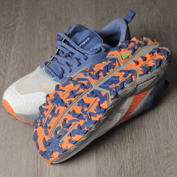 Brooks Cascadia 17 - Men's 8.5 - Blue/Navy/Firecracker - Picture 2 of 3